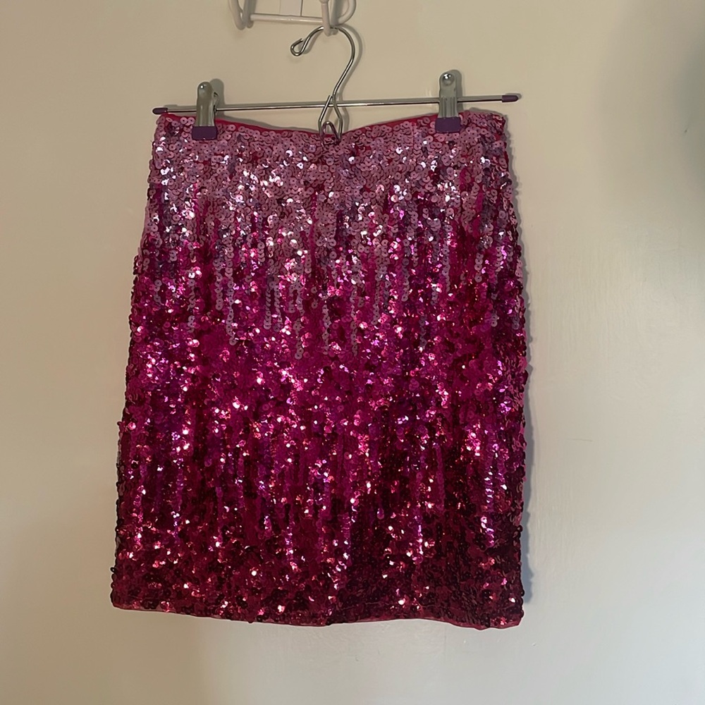NWT ombré pink sequin skirt with elastic waist 💕🩷🌸